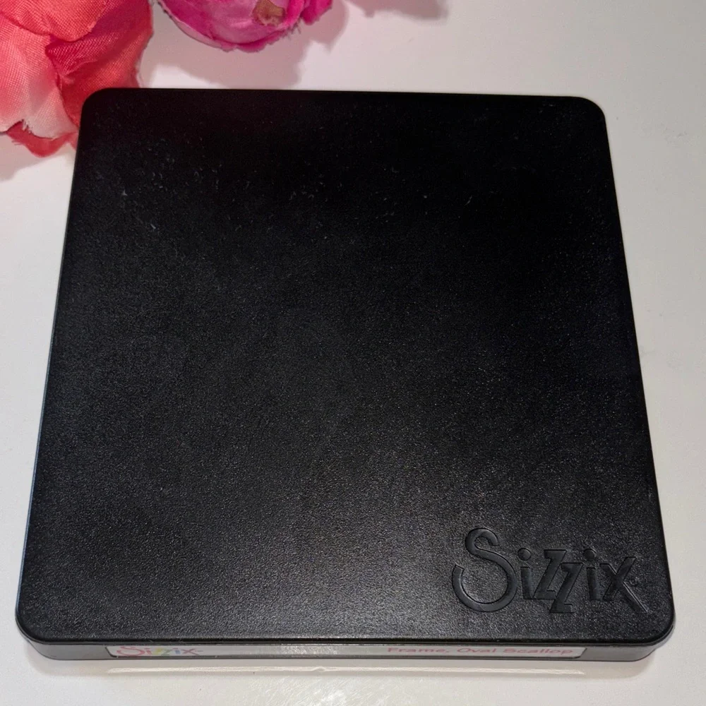 Sizzix FRAME OVAL SCALLOP